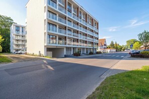 Exterior - West Park Stylish Apartment near the Beach  by Noclegi Renters (Kołobrzeg)