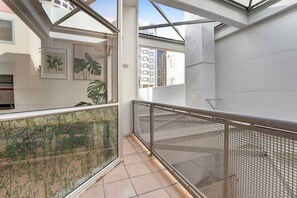 Property grounds - Spacious CBD Abode with Aircon near Waterfront (Auckland CBD)