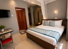 Quarto solteiro luxo, sacada, vista para o rio | Wi-Fi de cortesia