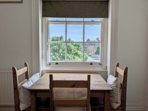 Dining - Two bed flat near King's Cross St Pancras (London)