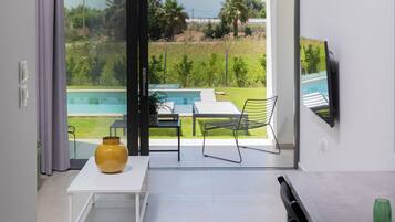 Villa Sofia | Blackout curtains, soundproofing, free WiFi, bed sheets