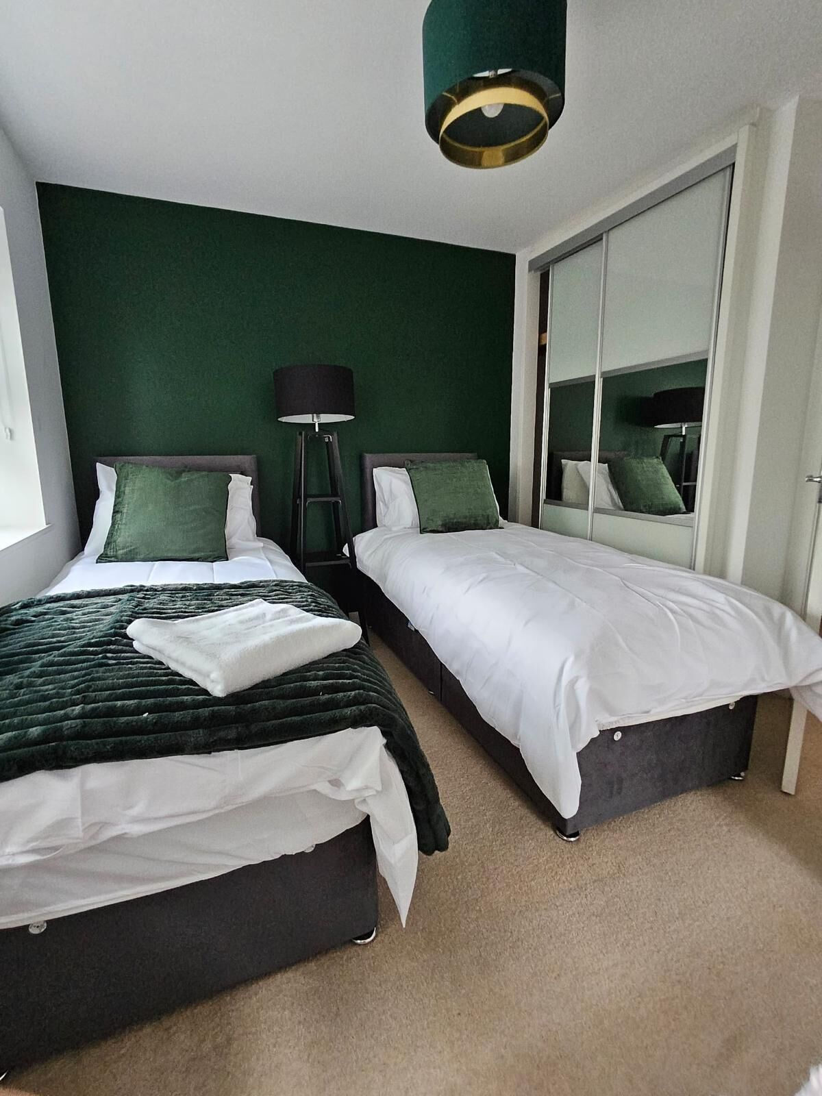 3 bedrooms, iron/ironing board, Internet, bed sheets