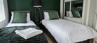 Comfortable 3BR Family Home | Free Parking Included