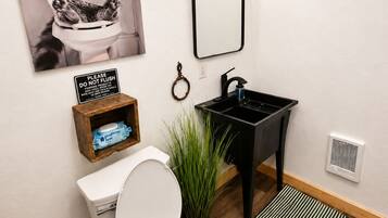 Douche, savon, papier toilette