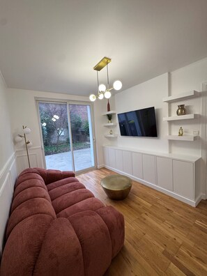 Living area - Vrbo Property (Calais)