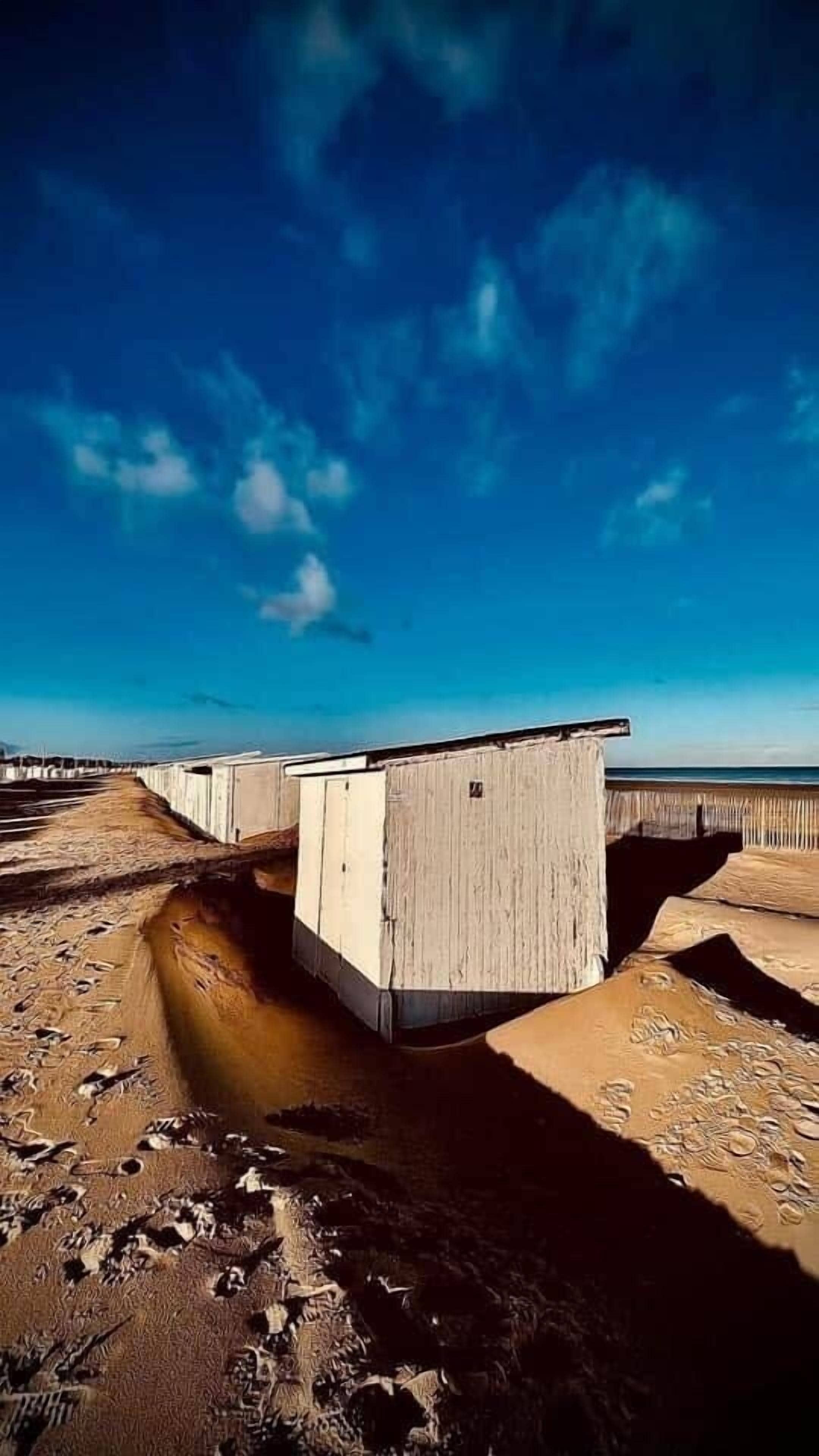 شاطئ