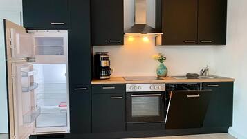 Réfrigérateur, four, plaque de cuisson, lave-vaisselle