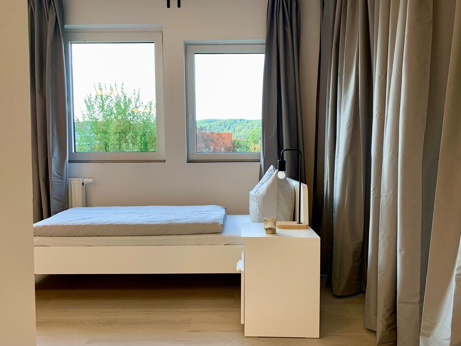 Iron/ironing board, WiFi, bed sheets, wheelchair access