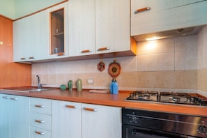 Kühlschrank, Mikrowelle