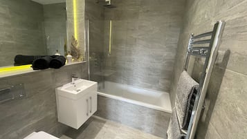 Duschwanne, Komfortbadewanne