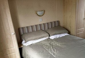 2 quartos, ferros/tábuas de passar roupa, Wi-Fi de cortesia