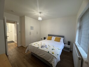 3 Schlafzimmer, Bügeleisen/Bügelbrett, kostenloses WLAN, Bettwäsche