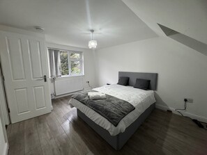 3 Schlafzimmer, Bügeleisen/Bügelbrett, kostenloses WLAN, Bettwäsche