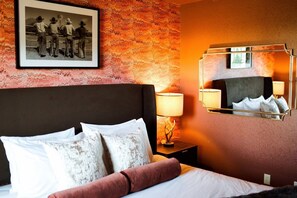 Desk, iron/ironing board, travel cot, free WiFi - Yellowstone River | Theater+Saloon | Sauna | Views (Livingston)