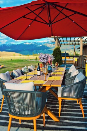 Outdoor dining - Yellowstone River | Theater+Saloon | Sauna | Views (Livingston)