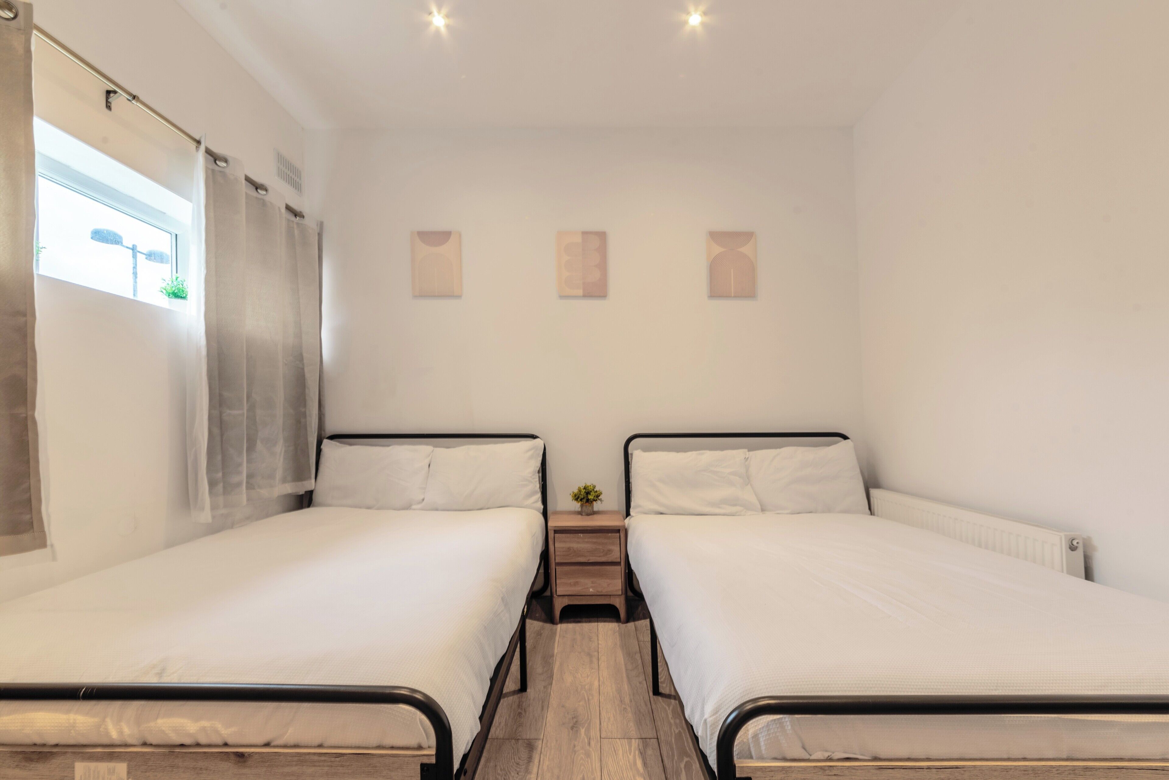 1 bedroom, iron/ironing board, WiFi (free), bed sheets