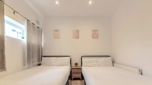 1 phòng ngủ, bàn ủi/dụng cụ ủi quần áo 