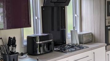 Fridge, microwave, oven