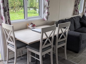 Dining - Static Caravan 2 Bed Sleeps 6 Overlooking Water (Northampton)