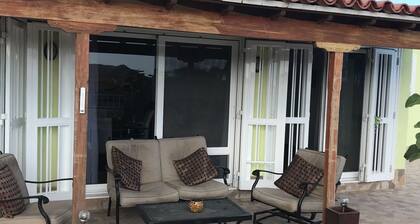 3 Bed Villa, Sleeps 5 Heated Pool, Sea View