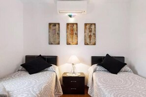 3 bedrooms, iron/ironing board, free WiFi, bed sheets - 3 Bed Villa, Sleeps 5 Heated Pool, Sea View (San Miguel de Abona)