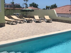Outdoor pool - 3 Bed Villa, Sleeps 5 Heated Pool, Sea View (San Miguel de Abona)