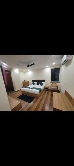 Deluxe Room - HOTEL GS GRAND DEHRADUN (Dehradun)