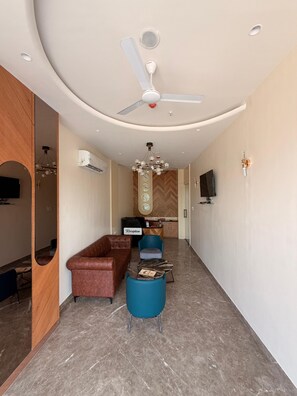 Living area - Hotel Tulsi Tower (Raipur)