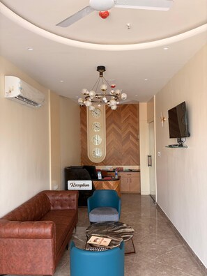 Lobby - Hotel Tulsi Tower (Raipur)