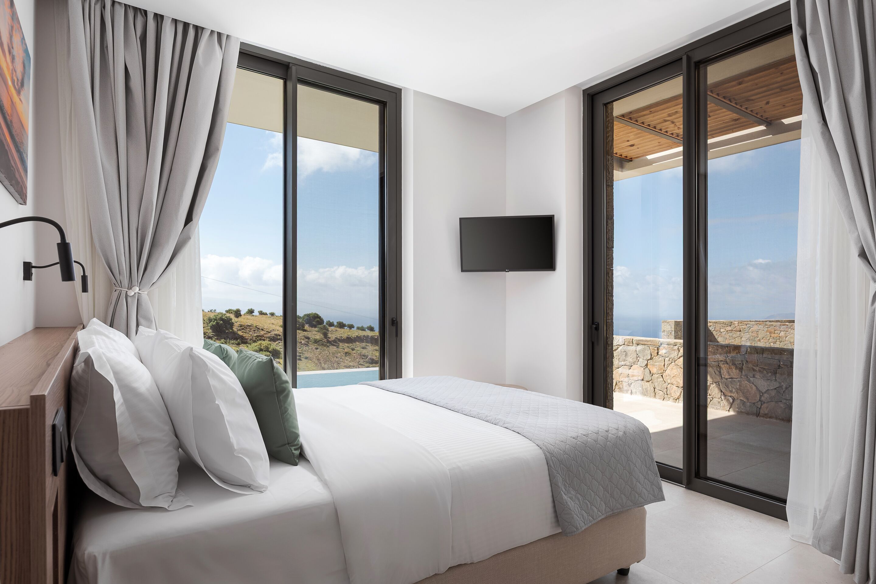 Deluxe Villa, Patio, Sea View | Desk, iron/ironing board, travel crib, free WiFi