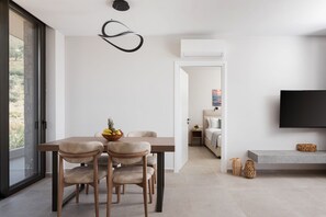Deluxe Villa, Patio, Sea View | Dining room - Saint George Horizon Villas (Rethymno)