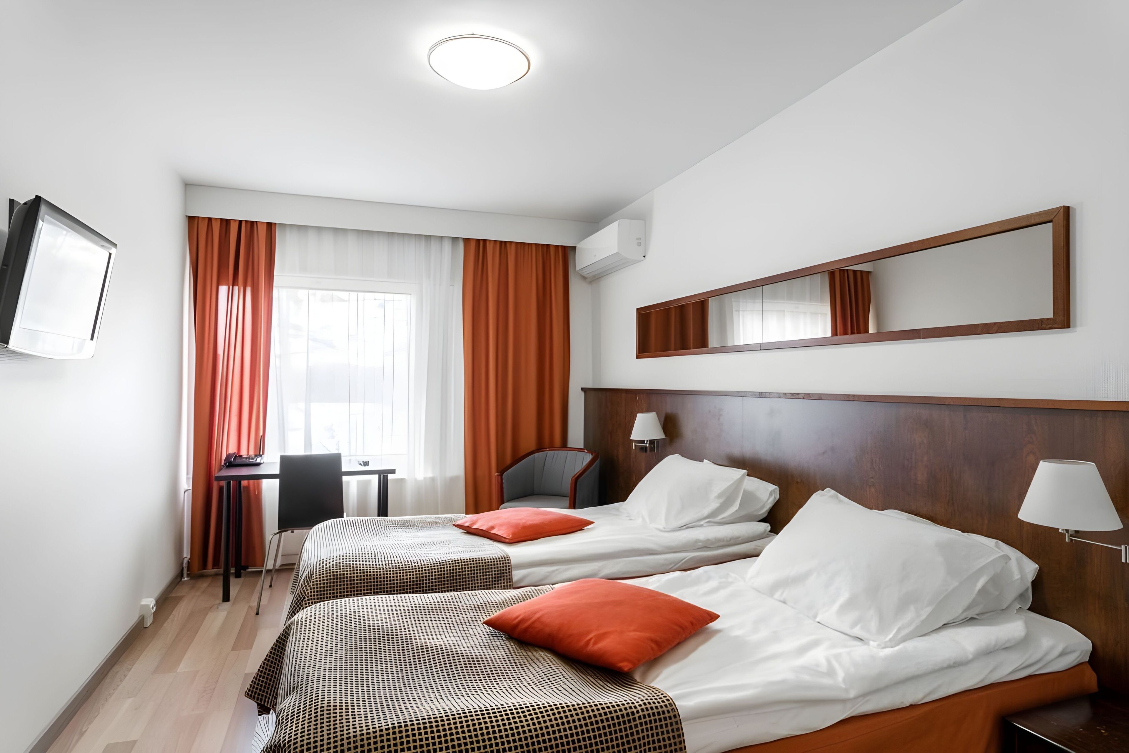 Classic Double Room, Lake View | Desk, free rollaway beds, bed sheets