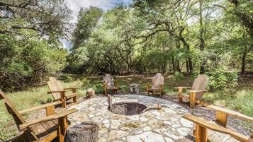 House, Garden View | Property grounds