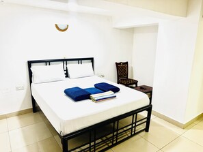 In-room safe, free WiFi - Sophia Hotel (Dar es Salaam)