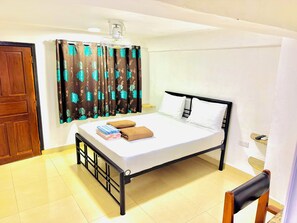 In-room safe, free WiFi - Sophia Hotel (Dar es Salaam)