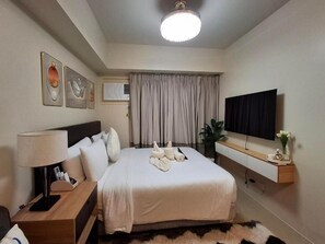 1 bedroom, Internet, bed sheets - Avida Abreeza Stays Condo Unit Tower 1 Davao City (Davao City)