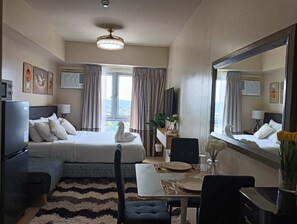 1 bedroom, Internet, bed sheets - Avida Abreeza Stays Condo Unit Tower 1 Davao City (Davao City)