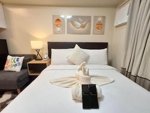 1 bedroom, Internet, bed sheets - Avida Abreeza Stays Condo Unit Tower 1 Davao City (Davao City)