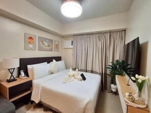 1 bedroom, Internet, bed sheets - Avida Abreeza Stays Condo Unit Tower 1 Davao City (Davao City)