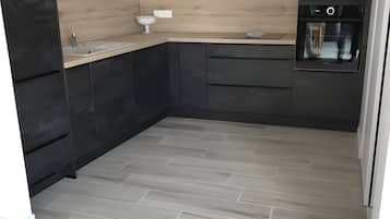 KĂŒhlschrank, Mikrowelle, Ofen, Herdplatte