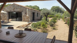 Outdoor dining - Vrbo Property (Figari)
