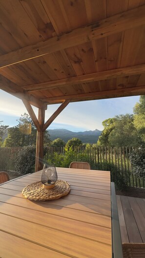 Outdoor dining - Charming sheepfold, comfortable and ideally located (Figari)