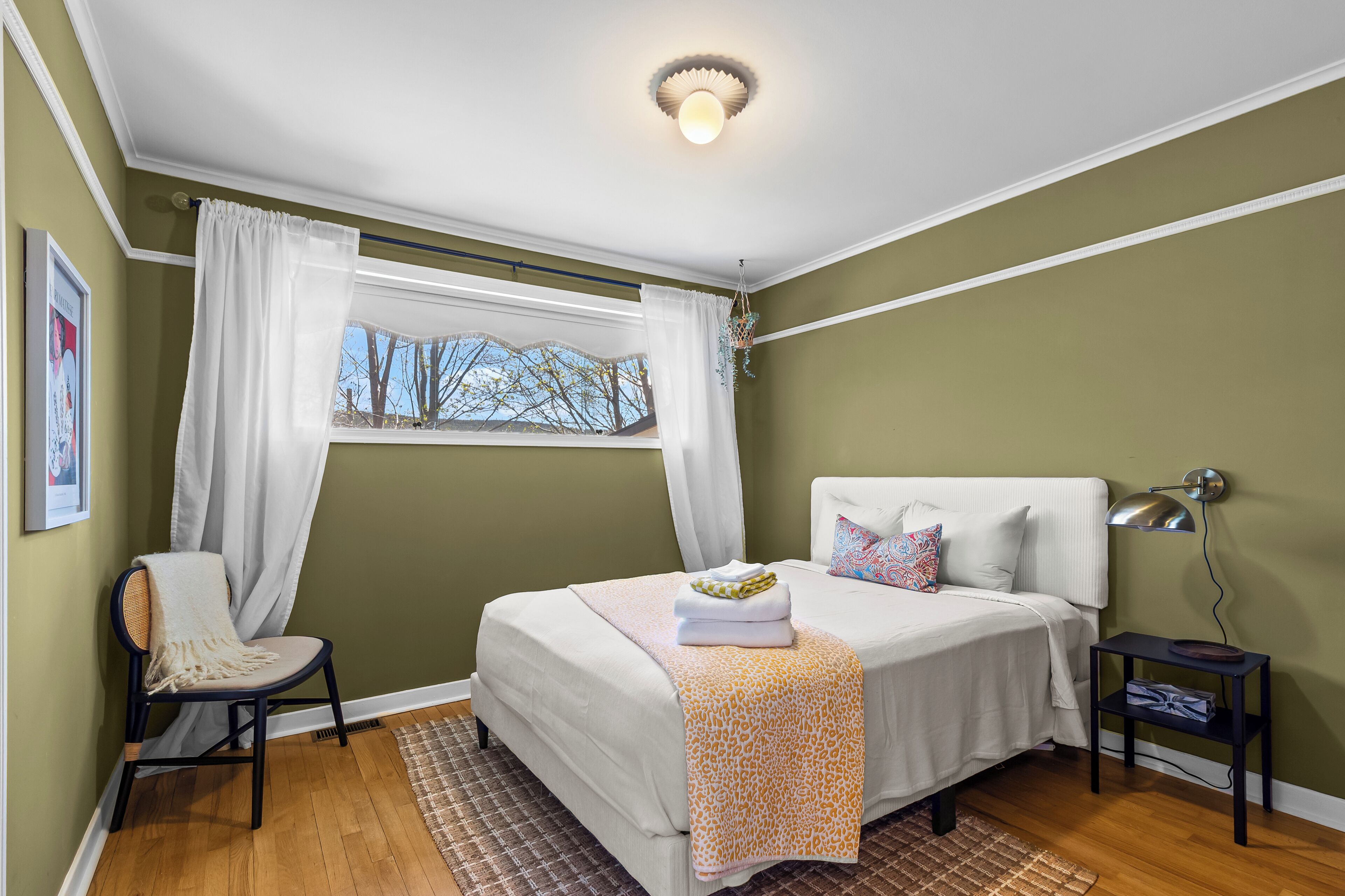 4 bedrooms, desk, travel cot, free WiFi