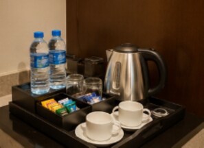Coffee and/or coffee maker - Hotel Avion Near IGI Airport Mahipalpur (New Delhi)