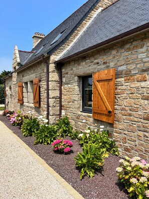 Exterior detail - Villa with spa directly by the sea in Brignogan (Brignogan Plages)
