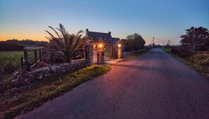 Property grounds - Villa with spa directly by the sea in Brignogan (Brignogan Plages)