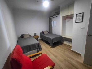 Iron/ironing board, bed sheets - Vrbo Property (Conil de la Frontera)
