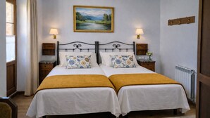 9 camere, accesso a Internet, lenzuola