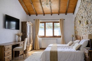 9 bedrooms, internet, bed sheets - The Pontiga de Sobrepiedra (Sobrepiedra)