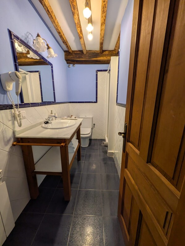 Bathroom - Vrbo Property (Sobrepiedra)